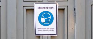 An Brandenburger und Berliner Schulen gelten Maskenpflicht-Regeln (Symbolbild).