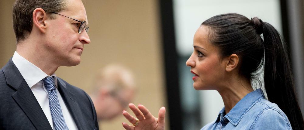 Berlins Regierender Bürgermeister und Staatssekretärin Sawsan Chebli konkurrieren um den Posten als SPD-Direktkandidat.