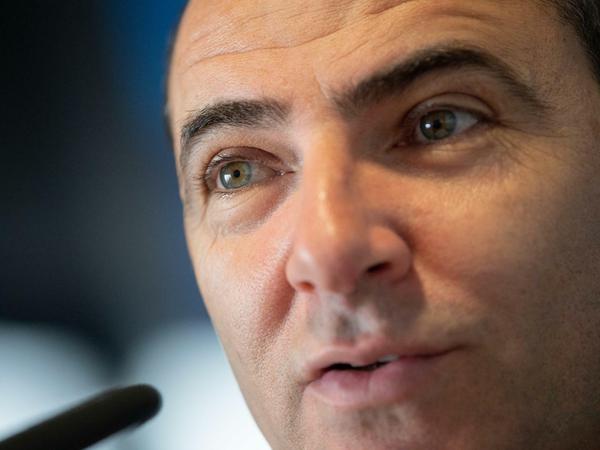 Nah dran: Albas Sportdirektor Himar Ojeda hatte diesen Sommer wieder viel zu tun.