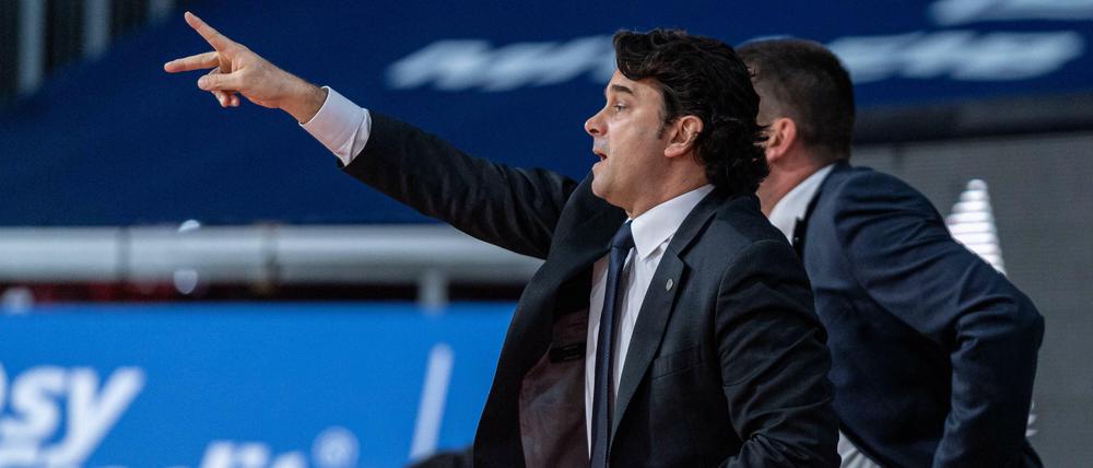 Der Dirigent: Associate Headcoach Israel Gonzalez bekommt bei Alba Berlin noch mehr Verantwortung.