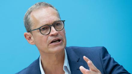 Der Regierende Bürgermeister von Berlin, Michael Müller (SPD), will, dass über kostenpflichtige Tests für Reiserückkehrer diskutiert wird.