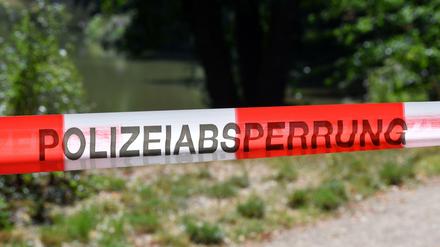 Bei dem Zugriff waren Dutzende Beamte im Einsatz.