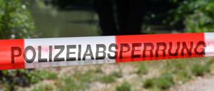 Bei dem Zugriff waren Dutzende Beamte im Einsatz.