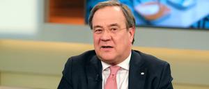 "Die Corona-Krise.." mit Armin Laschet - Dauerthema bei "Anne Will" 