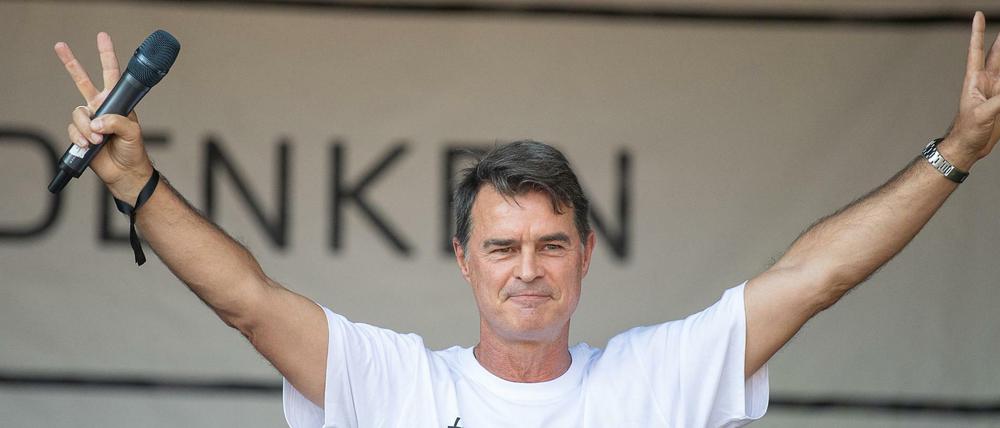 Auf einer Querdenken-711-Demo in Stuttgart sprach Anfang August auch Ex-Nationalspieler Thomas Berthold.