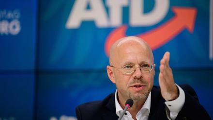 Hat Andreas Kalbitz nichts mehr zu verlieren? Die Polizei nahm den Hinweis ernst.