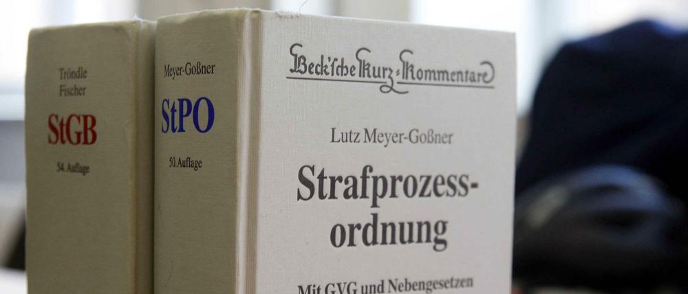 Nach Recht und Gesetz muss es im Strafgericht zugehen. Und das Gesetz sagt: Deutsch sprechen