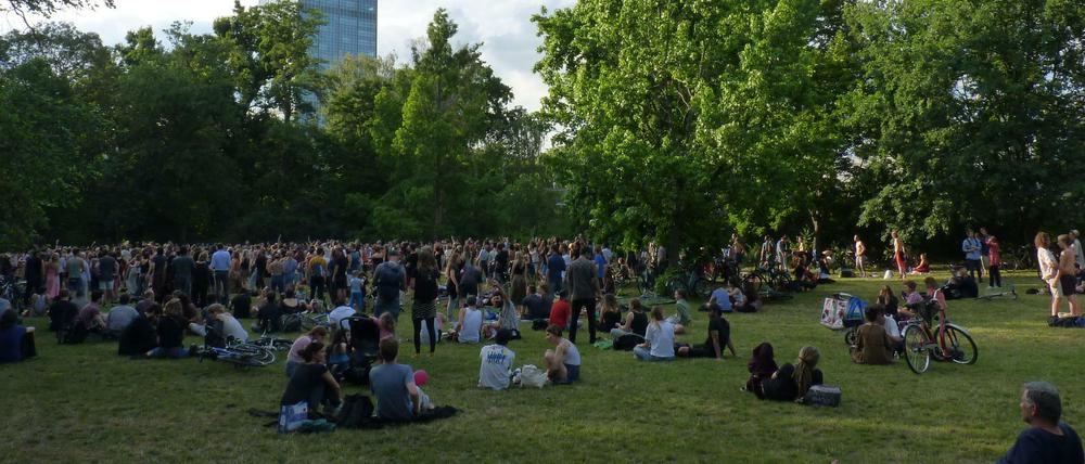 Die Party-Szene zieht vom Treptower Park in Richtung Umland.