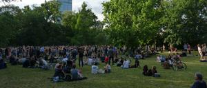 Die Party-Szene zieht vom Treptower Park in Richtung Umland.