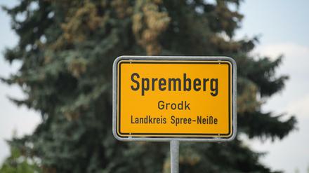 Das Ortseingangsschild für Spremberg im Landkreis Neiße-Spree. Eine 50-Kilogramm-Weltkriegsbombe wurde entschärft.