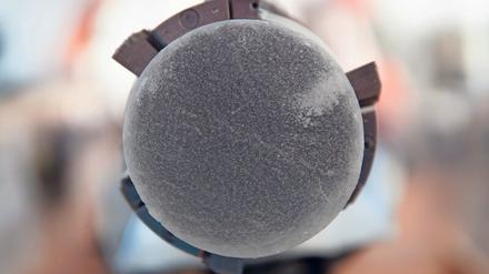 Bohrkerne aus dem kilometerstarken Eisschild der Antarktis belegen, dass die Kohlendioxidkonzentration in 800.000 Jahren Klimageschichte nie so hoch war wie heute.