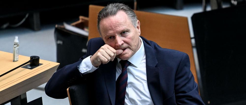 Angezählt, aber machtbewusst: Georg Pazderski (AfD) bei der 61. Plenarsitzung des Berliner Abgeordnetenhauses.