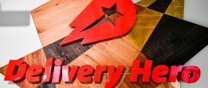 Ein Logo in der Lounge-Area in der Delivery-Hero-Zentrale in Berlin .