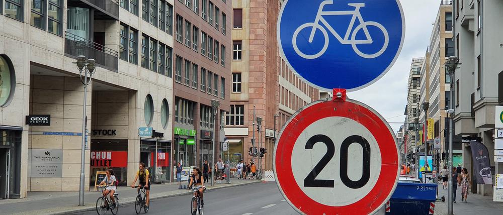 Eine einmalige Kombination. Radweg + Tempolimit.