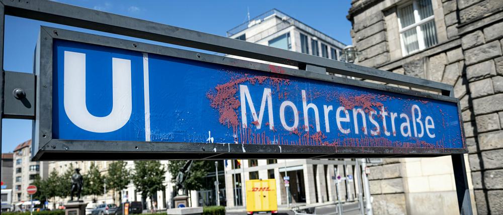 Das Eingangsschild der U-Bahn-Station Mohrenstraße.
