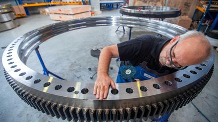 Rund 5,6 Millionen Beschäftigte waren im Juli laut Schätzungen in Kurzarbeit - betroffen ist auch der Maschinenbau.