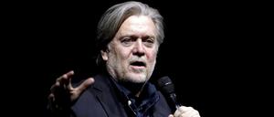 Trumps ehemaligem Berater wird vorgeworfen, Spendengeld unterschlagen zu haben.