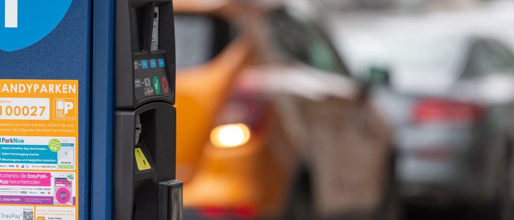 Keine Parkgebühren bezahlen? Verkehrssenatorin Regine Günther lehnt eine Ausnahmeregelung für bestimmte Berufsgruppen ab.