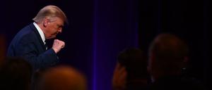 Donald Trump bereitet das Land auf eine umstrittene Wahlentscheidung vor.