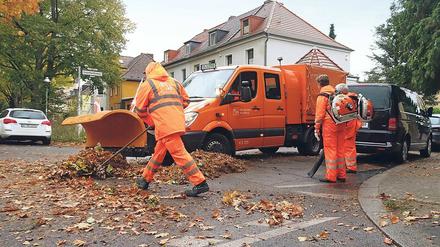 Ver- und Entsorger, Beschäftigte in Kitas und kommunalen Krankenhäuser sind ebenso betroffen wie Sparkassenangestellte und Mitarbeiter von Job-Centern. 