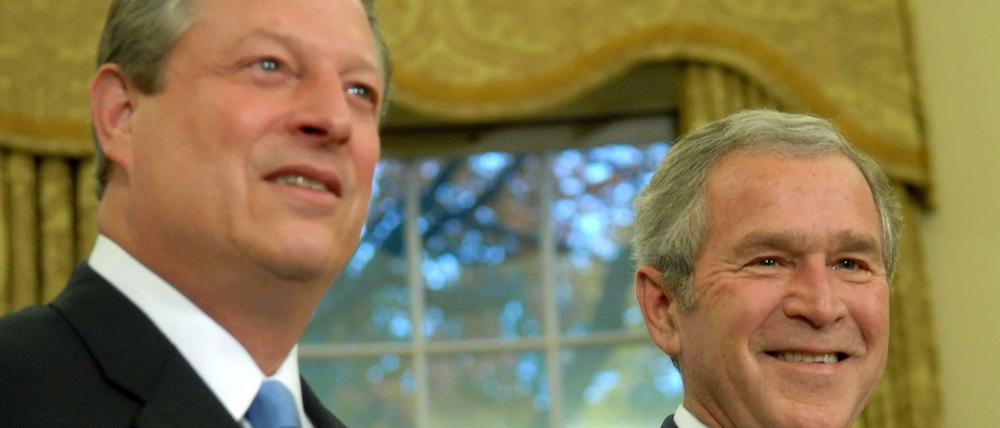 Gute Miene. Die ehemaligen Präsidentschaftskandidaten Al Gore (l.) und George W. Bush.