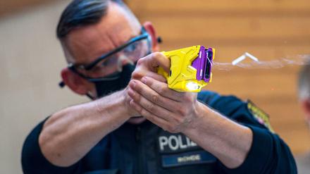 Schock statt Schuss – die Bundespolizei testet Taser.