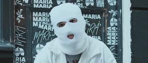 Der DJ hinter der Ski-Maske möchte unerkannt bleiben.