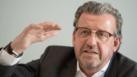 Stefan Wolf sieht die Autoindustrie in einer tiefen Krise. 