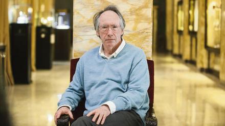Wissenschaft und Literatur. Ian McEwans Buch „Erkenntnis und Schönheit“ erscheint im September bei Diogenes. 