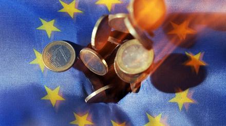 Euros fliegen lassen? Ein tiefer liquider Euro-Finanzmarkt kann helfen, Europa zu stärken. Aber das ist für Nils Schmid nur ein Teil der Antwort.