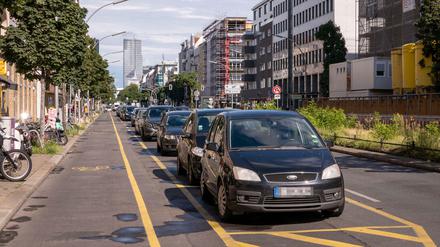 Der Pop-up-Radweg auf der Kantstraße.