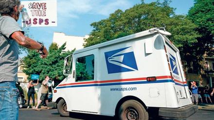 "Save the USPS - Rettet den US-Postal Service": Gefeierte Zusteller.