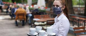 Die Stadt ist für die Menschen da: Cafés sollen mehr Raum einnehmen dürfen.