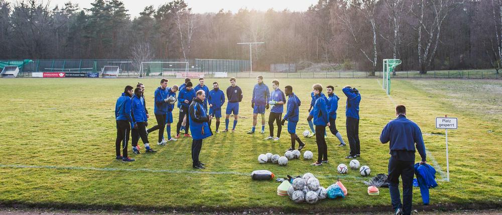 Sie wollen doch nur spielen. Noch immer ist unklar, wann der Berliner Amateurfußball in die neue Saison starten kann.