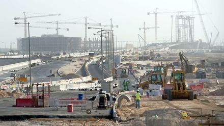 Das große Sterben. Immer noch kommen viele Bauarbeiter auf den WM-Baustellen für das Turnier 2022 in Katar ums Leben.