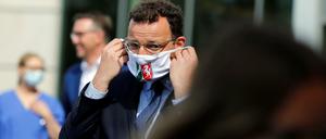 Wurde wüst beschimpft: Bundesgesundheitsminister Jens Spahn (Archivbild)