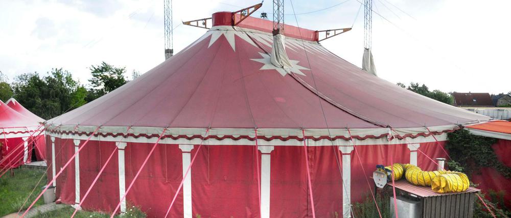 Das Zirkuszelt in Altglienicke - einer von mittlerweile sechs Cabuwazi-Standorten.