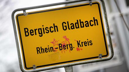  Es geht um den Verdacht des Besitzes und der Verbreitung von Kinderpornografie.