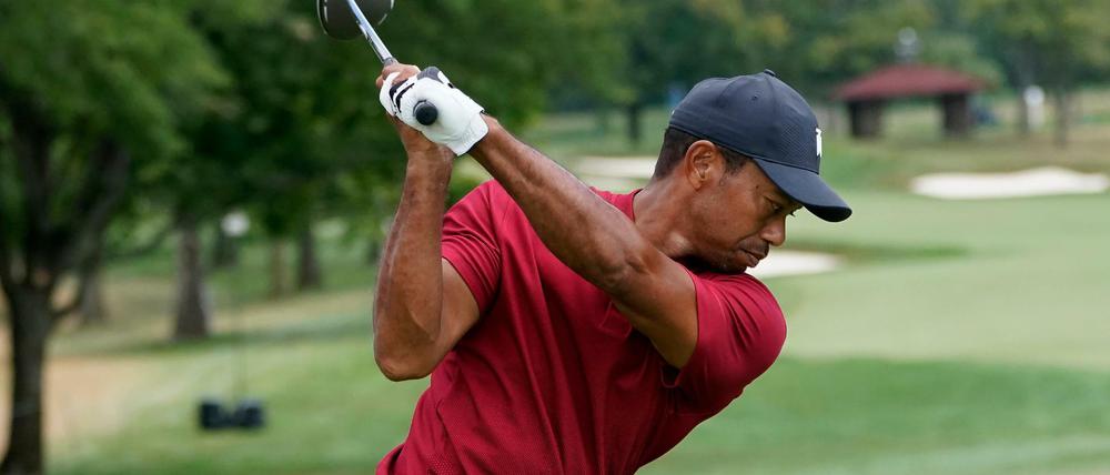 Tiger Woods aus den USA in Aktion auf dem Olympia Fields Country Club.