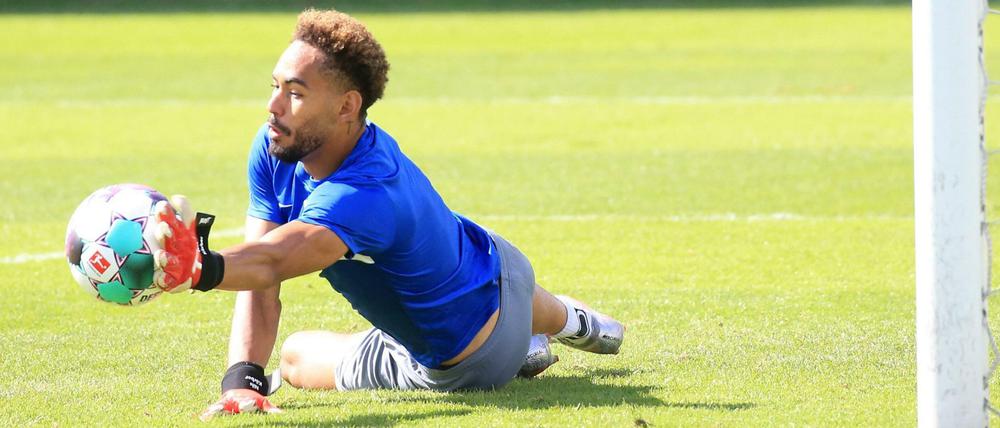 Herthas Angreifer Matheus Cunha gibt auch als Torwart eine gute Figur ab.