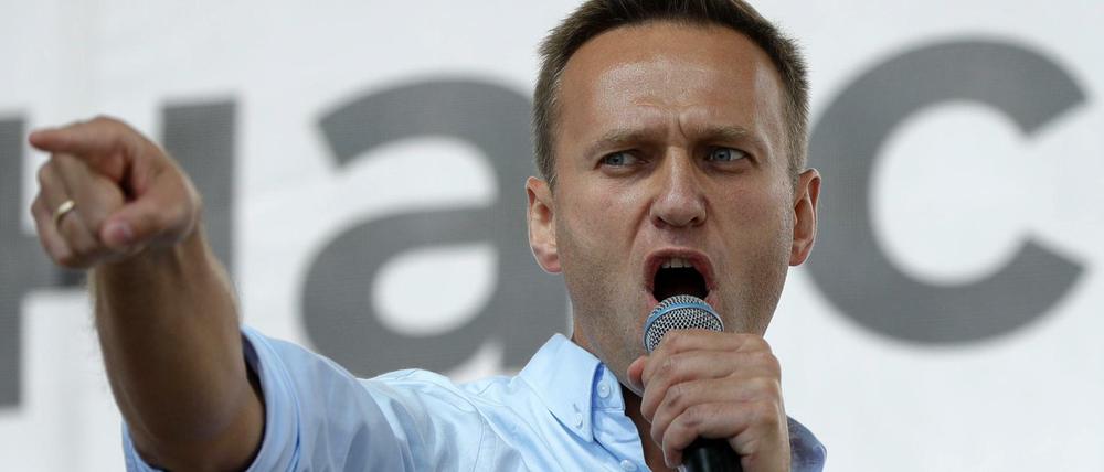 Alexej Nawalny, Oppositionsführer aus Russland, spricht bei einem Protest in Moskau.