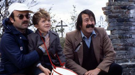 1978 drehte Volker Schlöndorff (l.), hier mit Günter Grass (r.) und Hauptdarsteller David Bennent, unter anderem in der Neuköllner Uthmannstraße. 