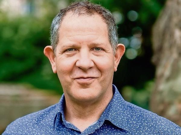 Provokateur mit Klarsicht. Der Publizist John Kampfner.