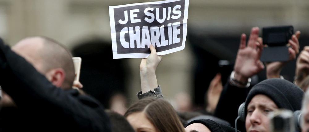 Erhielt viel Unterstützung nach dem Terroranschlag: das französische Satiremagazin "Charlie Hebdo" (Archivbild)
