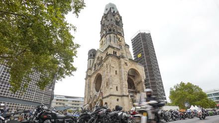 Berliner Wahrzeichen: die Gedächtniskirche am Breitscheidplatz.