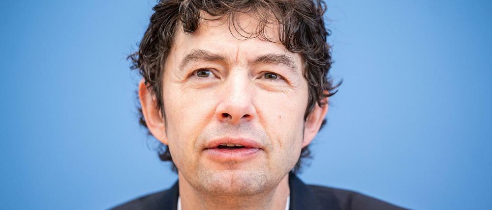 Christian Drosten fordert die Bevölkerung dazu auf Kontakt-Tagebücher zu führen.