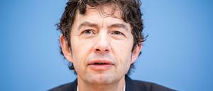 Christian Drosten fordert die Bevölkerung dazu auf Kontakt-Tagebücher zu führen.