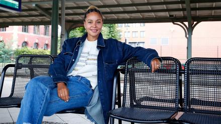 Die 47-jährige Soulsängerin Joy Denalane ist mit ihren Eltern und fünf Geschwistern am Kreuzberger Gleisdreieck aufgewachsen.
