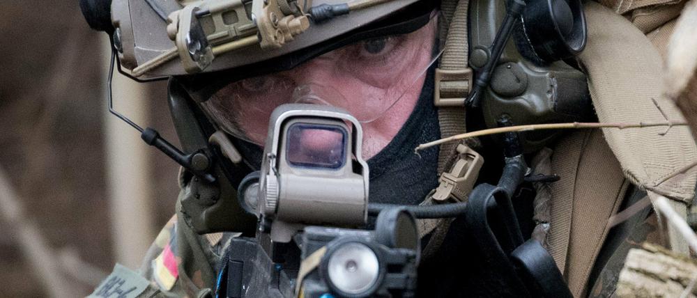 Rechtsextreme Tendenzen. In der Eliteeinheit Kommando Spezialkräfte häufen sich die Vorfälle. Doch Deradikalisierungsprogramme für die Bundeswehr gibt es nicht.