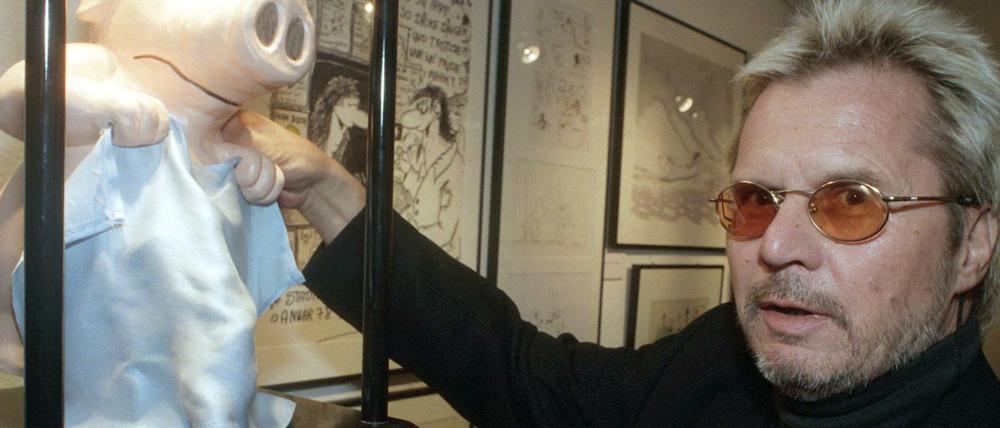 Ein Keramik-Schwein im "M(a)useums", das zu Ehren des Cartoonisten Uli Stein eröffnet wurde. 